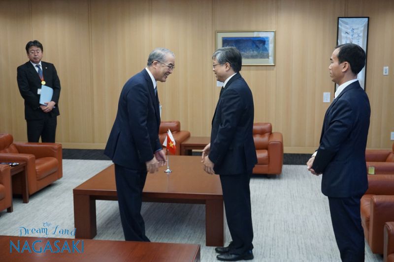 Tổng lãnh sự quán Việt Nam tại Fukuoka ghé thăm Nagasaki