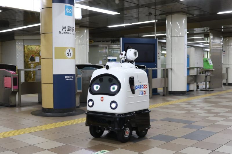 Tokyo Metro Robot