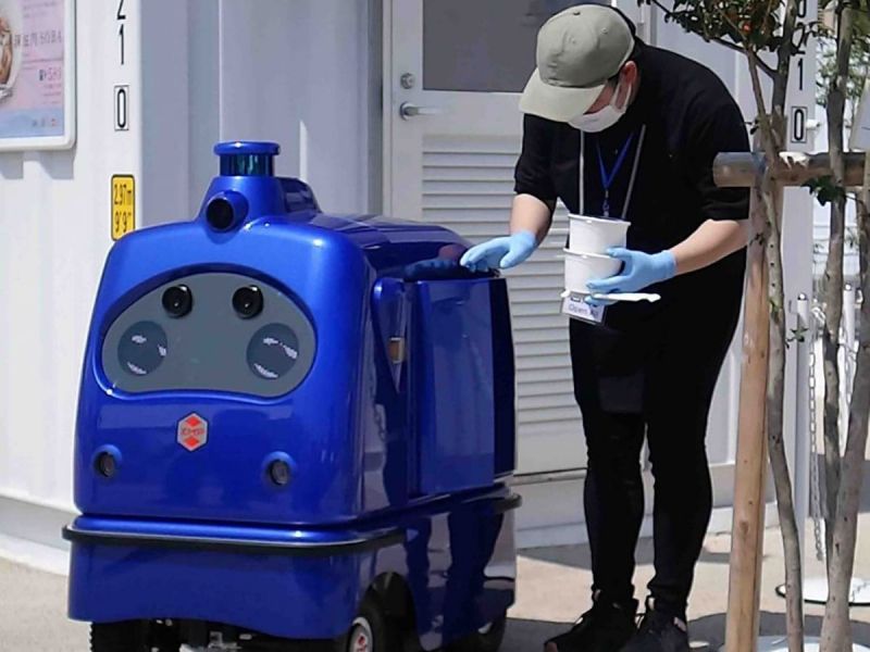 robot giao hàng được phép thông hành ở Nhật Bản