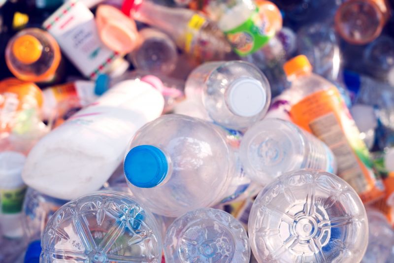 Nhật Bản cân nhắc việc bắt buộc các doanh nghiệp lớn tái chế nhựa