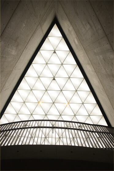 Cổng trời hình Tam giác độc đáo tại Bảo tàng Mỹ thuật Akita