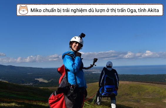 Miko chuẩn bị trải nghiệm dù lượn ở thị trấn Oga, tỉnh Akita
