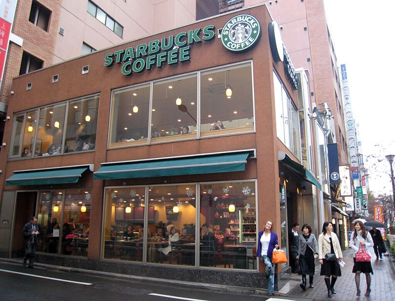 có bao nhiêu cửa hàng Starbucks ở Nhật Bản?